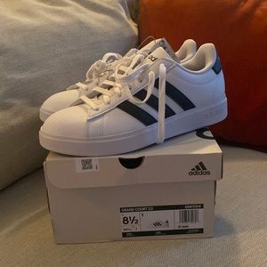 Adidas grand court shoes size 8.5 women’s